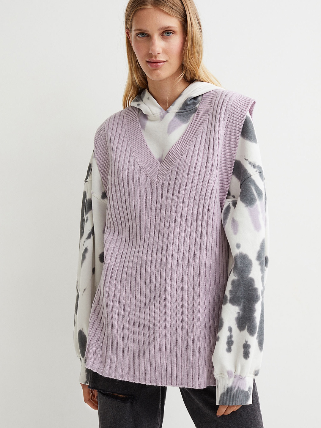 

H&M Women Purple Ribbed Sweater Vest