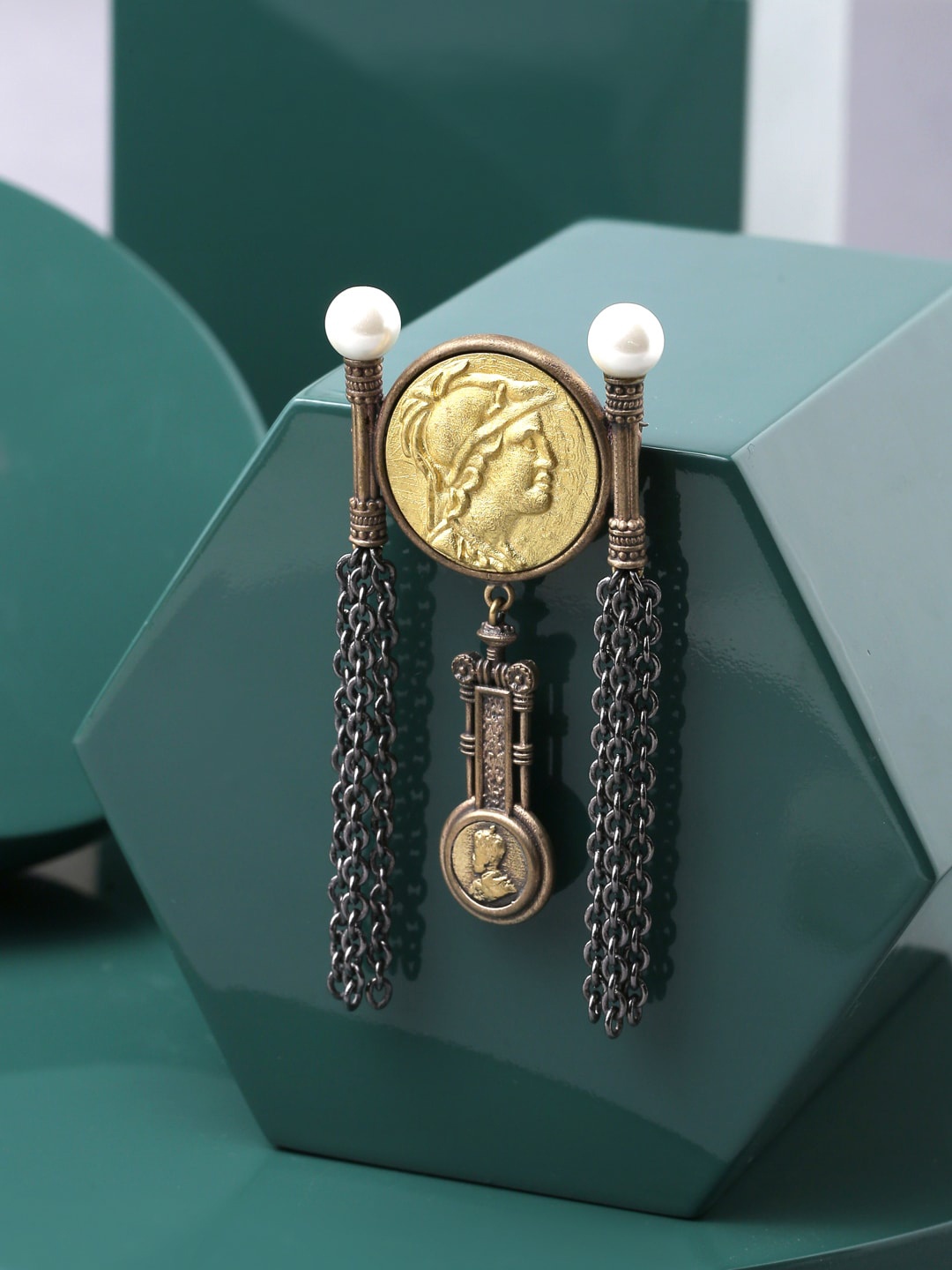 

COSA NOSTRAA Men Brass Denarius Coin Brooch, Metallic