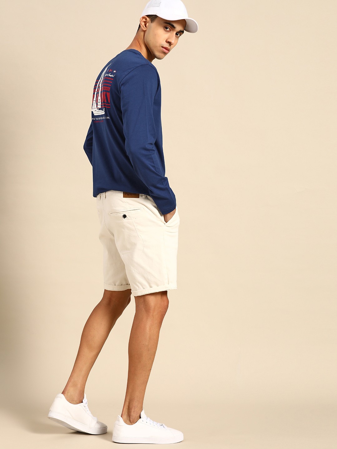 

Nautica Men Navy Blue & Red Brand Logo Print Cotton T-shirt