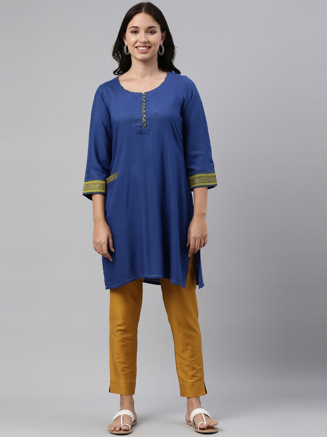 

Neerus Women Blue & Green Kurta