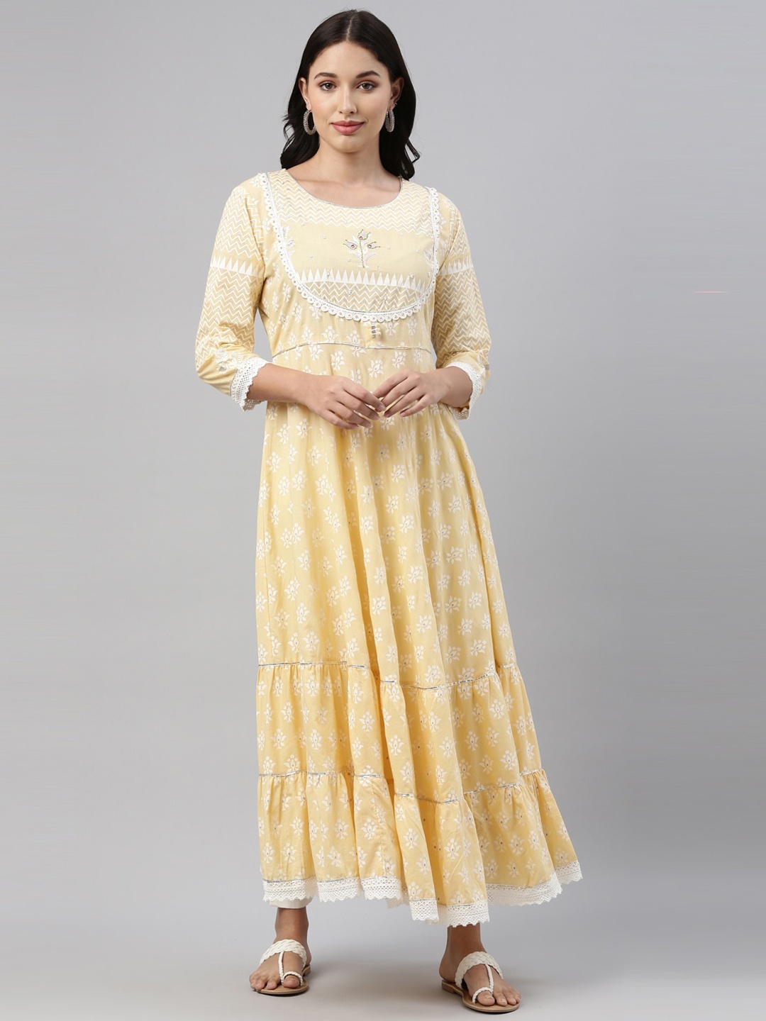 

Neerus Women Yellow & White Ethnic Motifs Anarkali Kurta