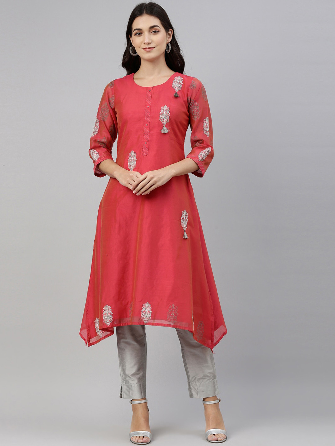 

Neerus Women Pink Embroidered Thread Work Kurta