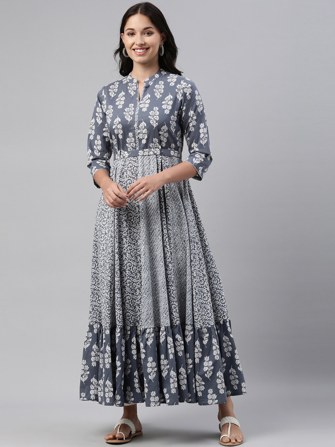 

Neerus Women Grey & White Ethnic Motifs Printed Anarkali Kurta