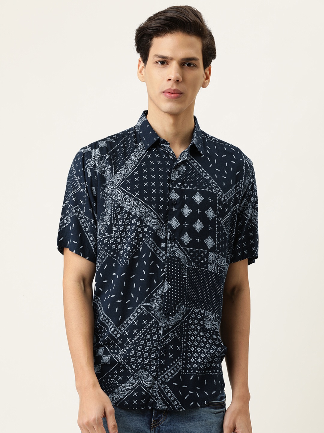 

Bene Kleed Men Navy Blue Opaque Cotton Printed Casual Shirt