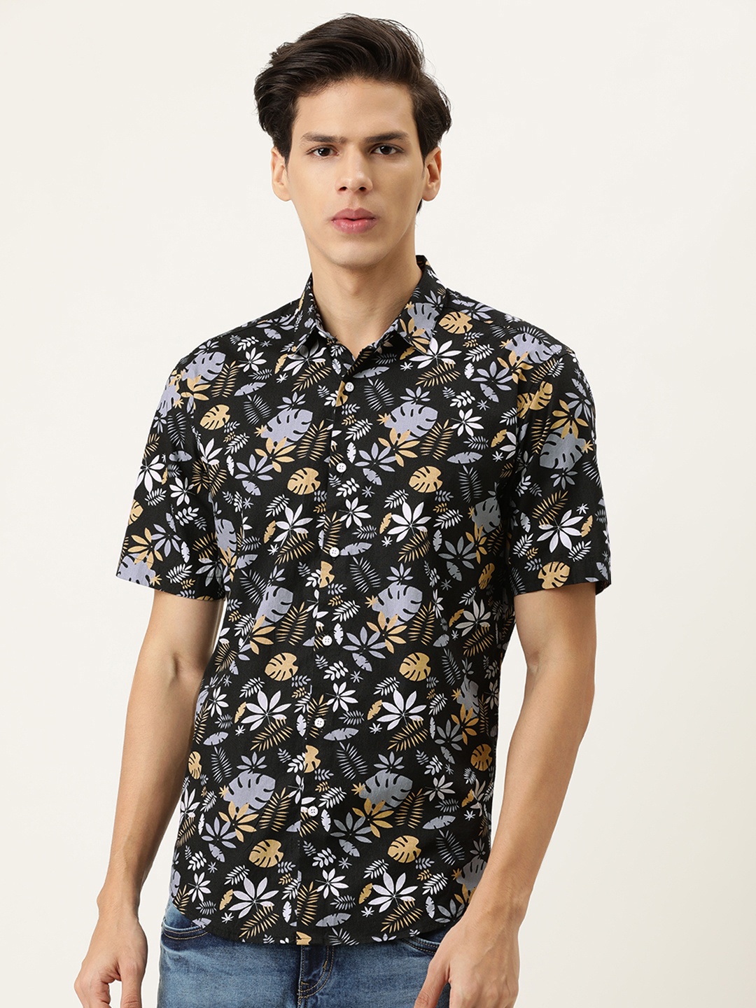 

Bene Kleed Men White Floral Opaque Cotton Printed Casual Shirt