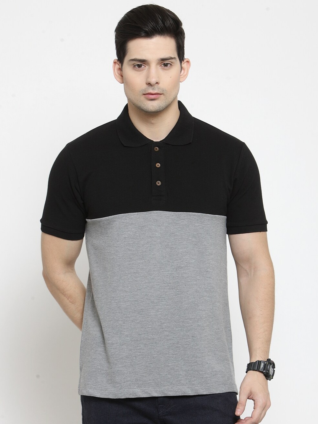 

Kalt Men Grey & Black Colourblocked Polo Collar T-shirt