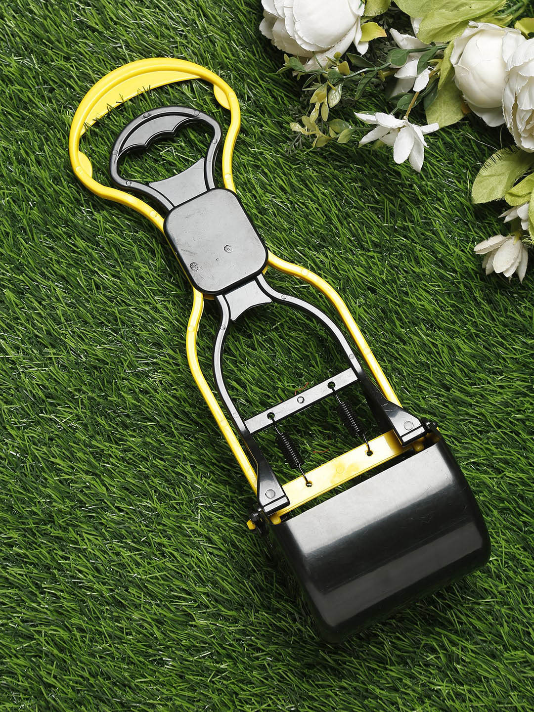 

WIGGLE TWIDDLE Yellow & Black Dog Waste Pickup Scooper