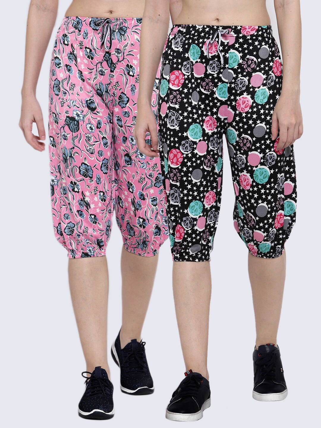 

KLOTTHE Women Pack of 2 Black & Fuchsia Floral Printed Mid-Rise Capris