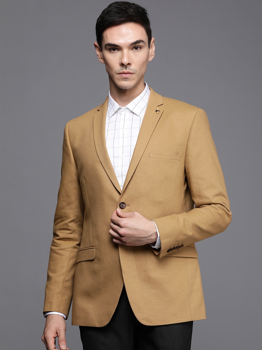 

Theme Men Beige Solid Slim Fit Single-Breasted Cotton Formal Blazers