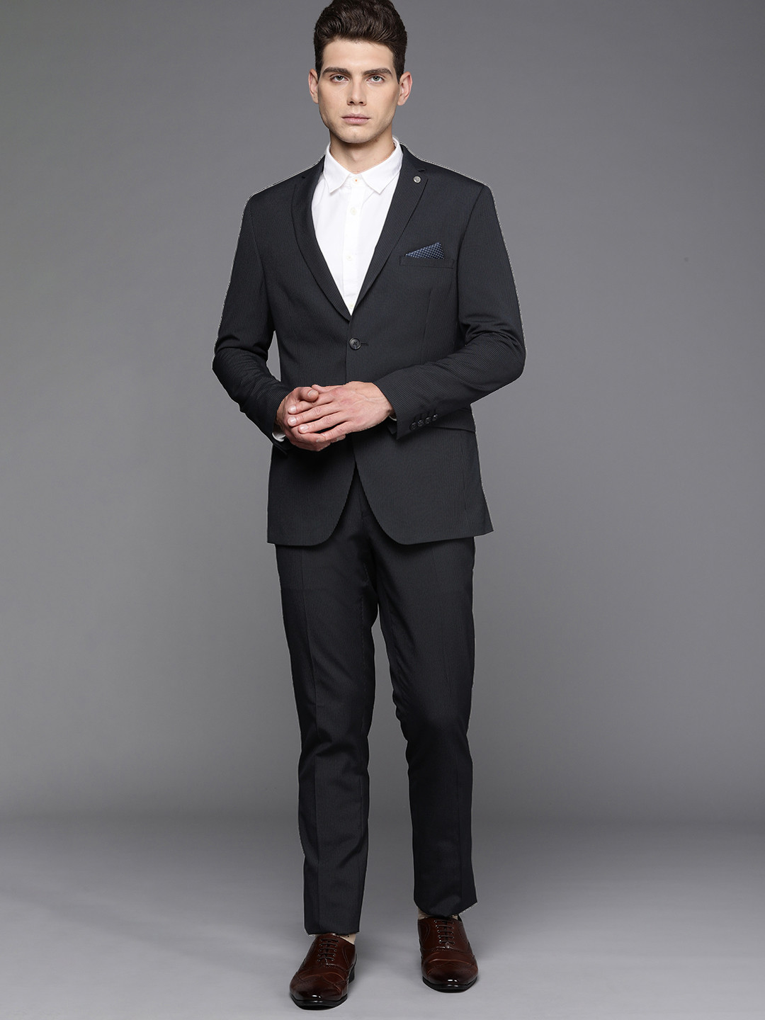 

Theme Men Navy Blue Striped Men's Slim Fit 2 Piece Suit