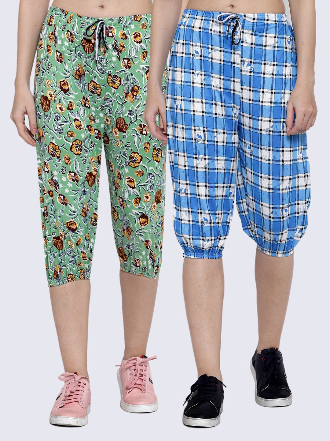 

KLOTTHE Women Pack of 2 Green & Blue Printed Mid-Rise Capris