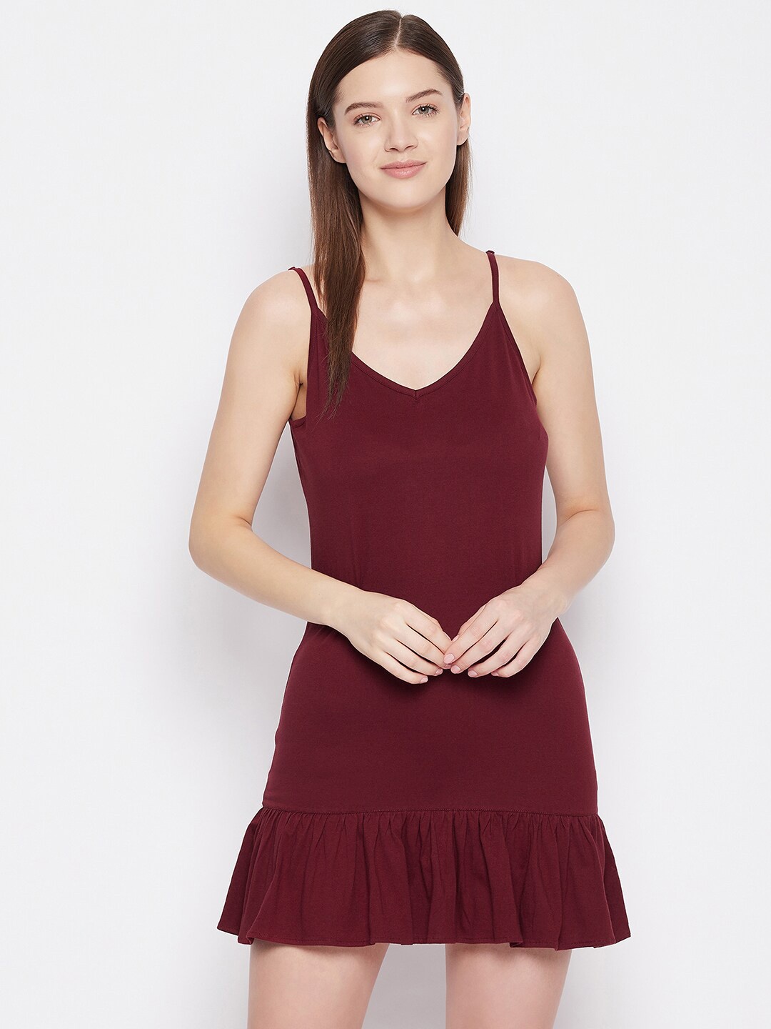 

Hypernation Women Maroon Solid Cotton Nightdress