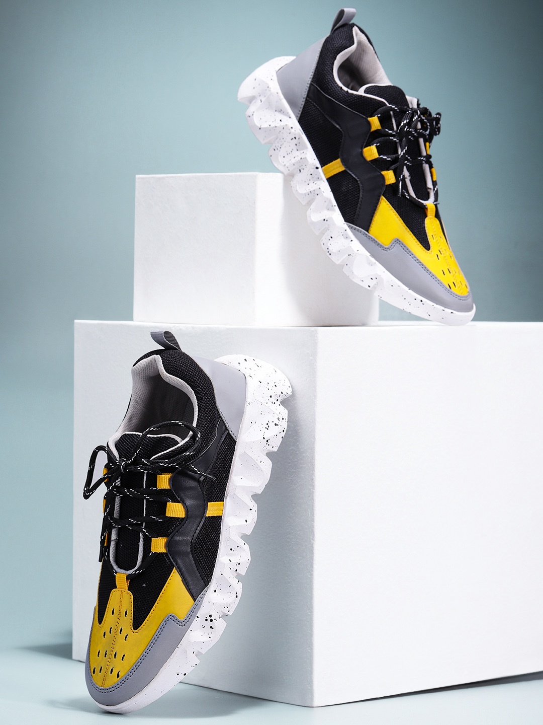

Mast & Harbour Men Black & Yellow Colourblocked Sneakers