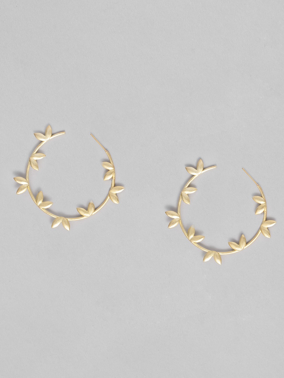 

MIDASKART Gold-Toned Circular Hoop Earrings