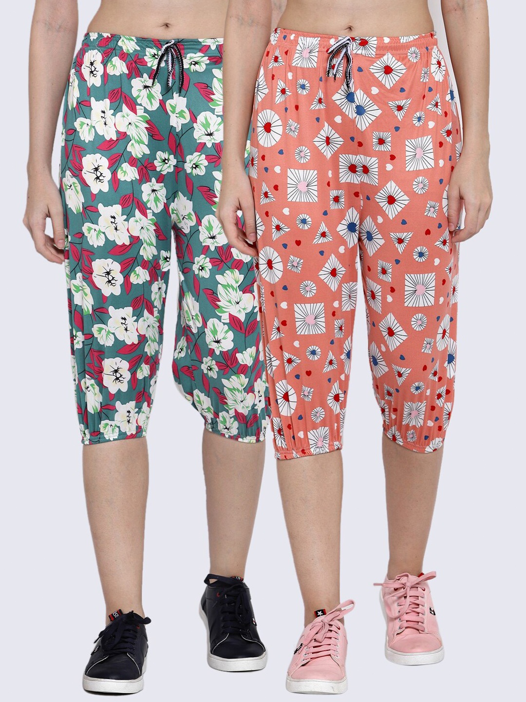

KLOTTHE Women Pack of 2 Pink & White Floral Printed Mid-Rise Capris