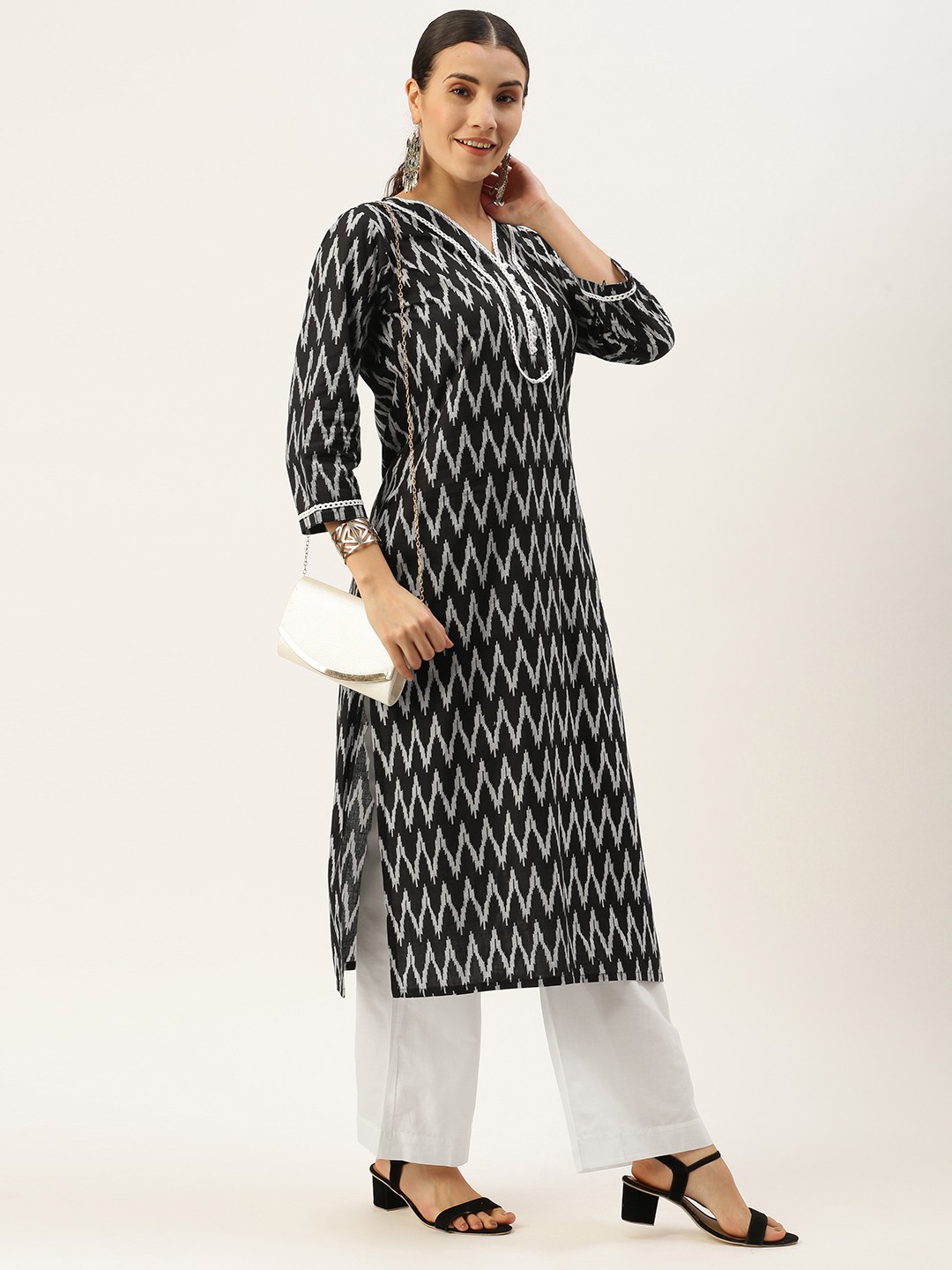 

Saanjh Women Black Printed Regular Pure Cotton Kurta with Palazzos