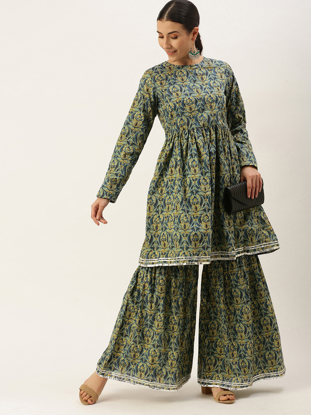 

Saanjh Women Green Floral Printed Regular Pure Cotton Kurta with Palazzos