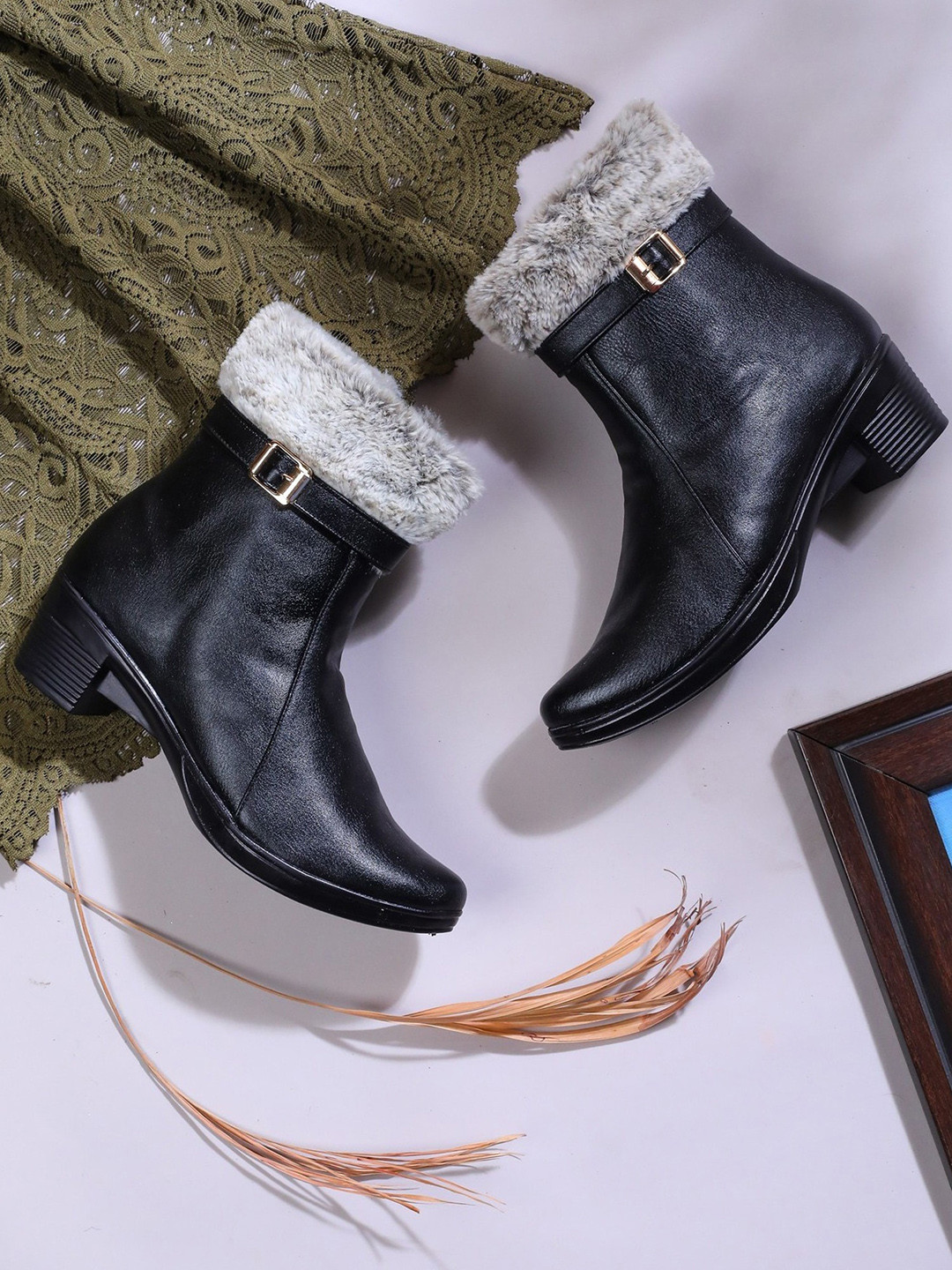 

LONDON STEPS Women Black Colourblocked Block Heeled Boots