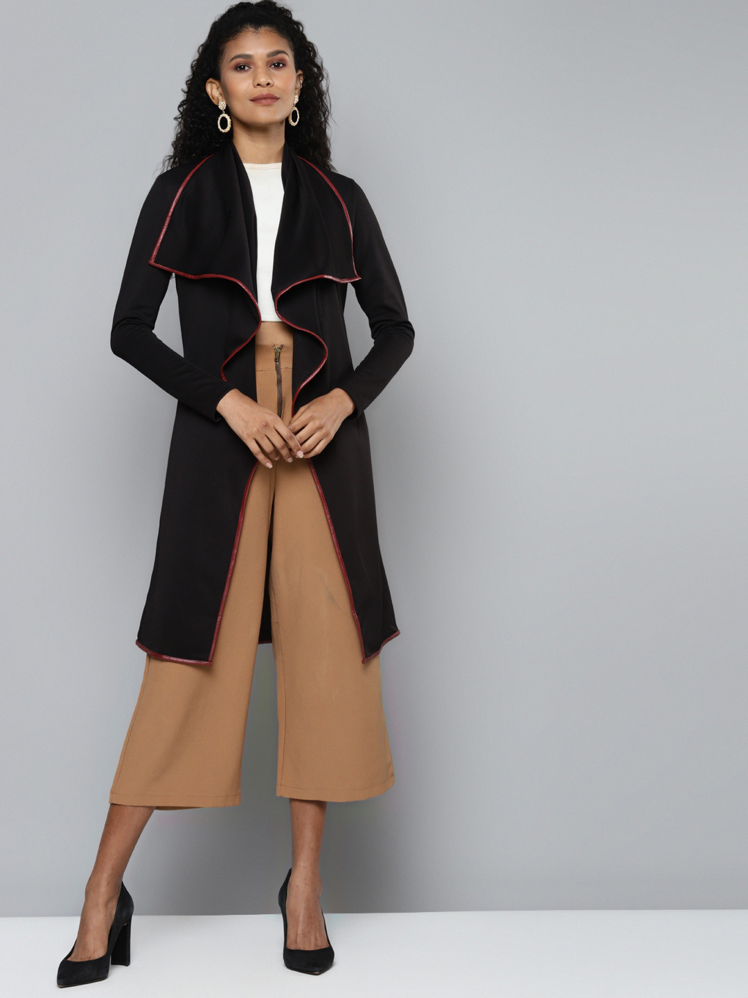 

SASSAFRAS Women Black Longline Shrug