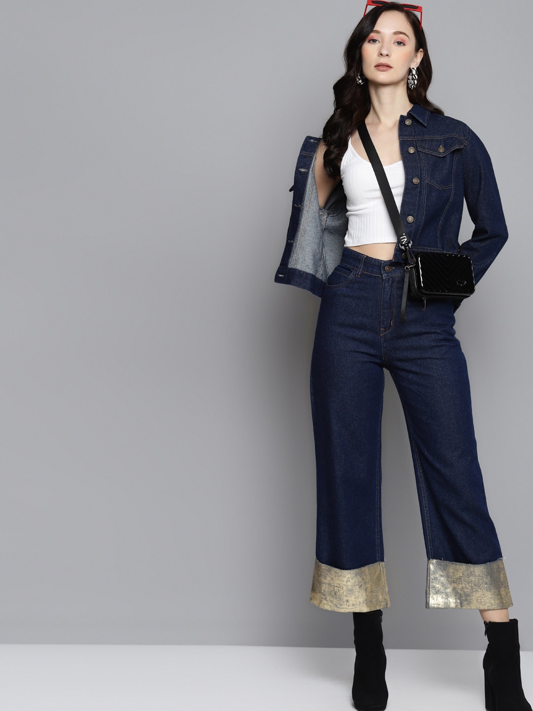 

SASSAFRAS Women Blue & Gold Foil Roll Up Detail Straight Fit High-Rise Jeans