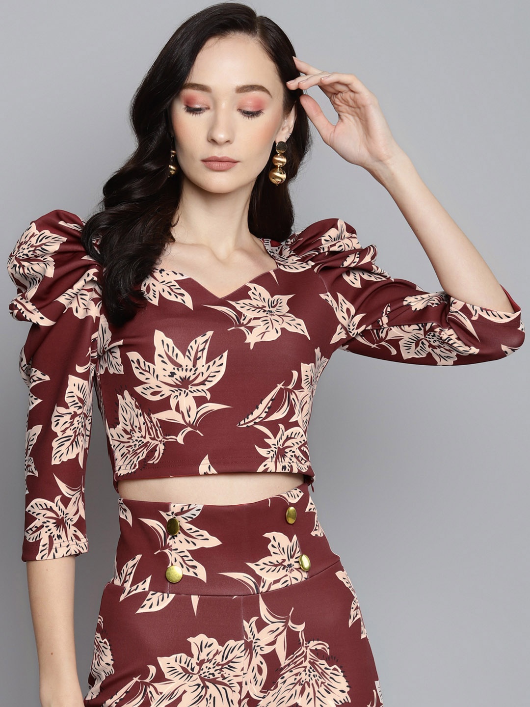 

SASSAFRAS Maroon & Beige Floral Sweetheart Neck Scuba Crop Top