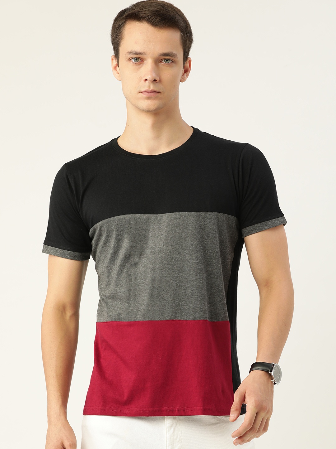 

FERANOID Men Grey & Maroon Colourblocked T-shirt