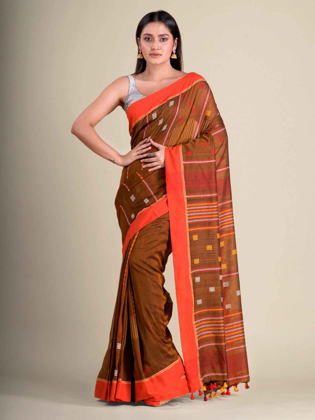 

Mitera Brown & Red Floral Pure Cotton Handloom Saree