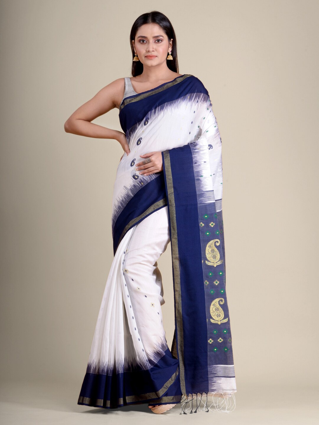 

Mitera White & Navy Blue Paisley Zari Pure Cotton Handloom Saree