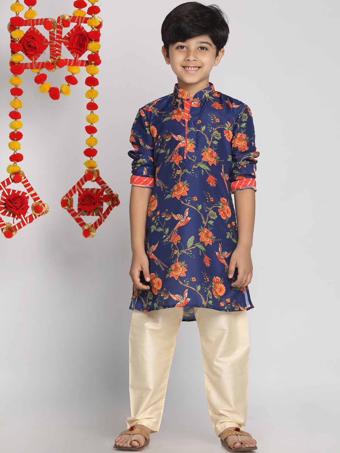 

VASTRAMAY Boys Multicoloured Floral Printed Regular Kurta with Pyjamas, Multi