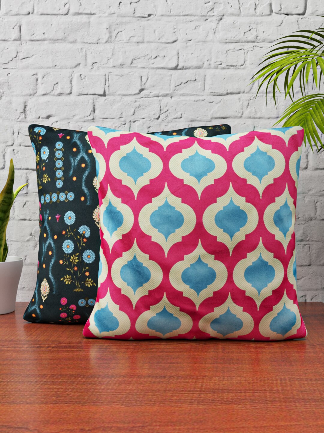 

HAPPY HUES Pink Set of 2 Printed Square Cushion Covers