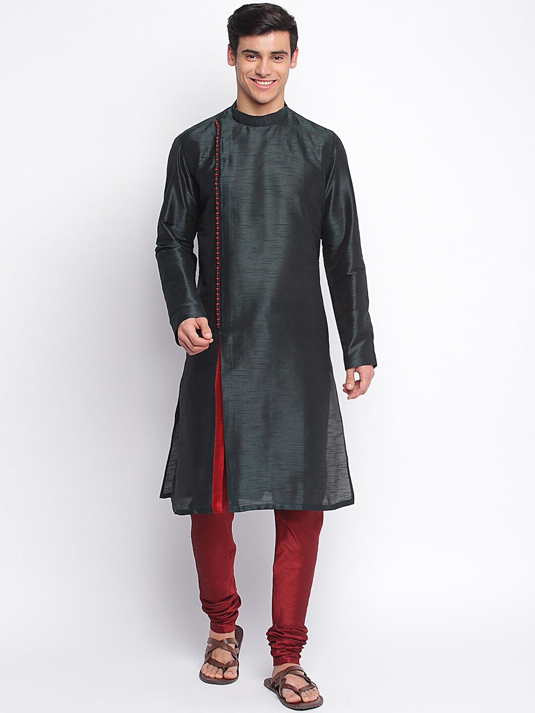 

Sanwara Men Green & Red Thread Work Kurta