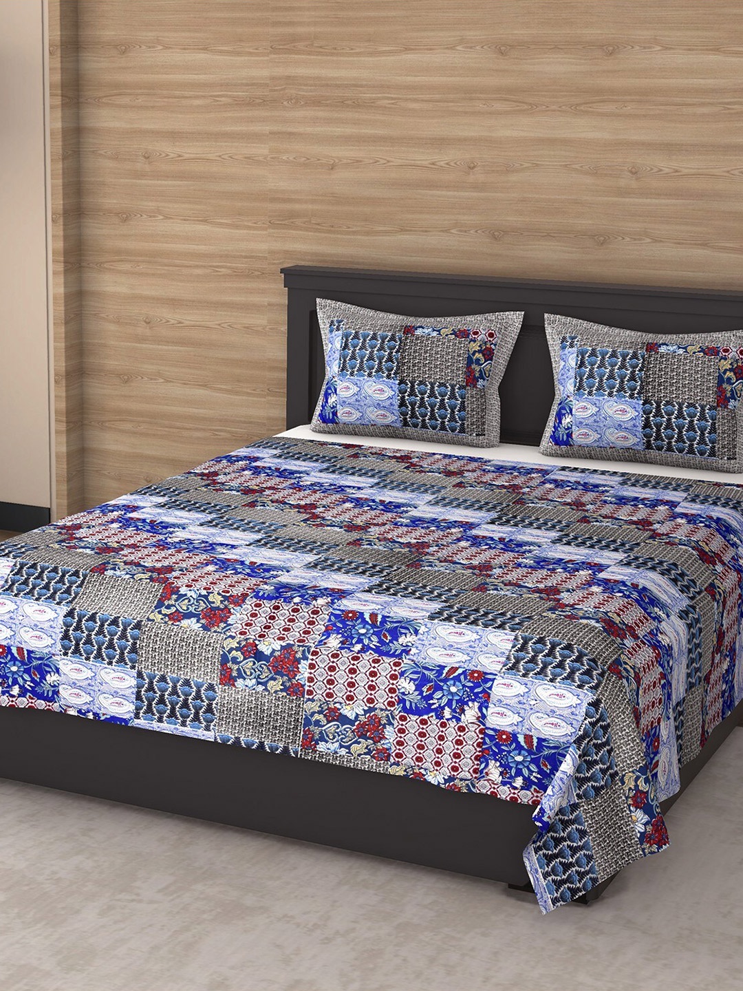 

Varde Grey & Blue Geometric 144 TC King Bedsheet with 2 Pillow Covers