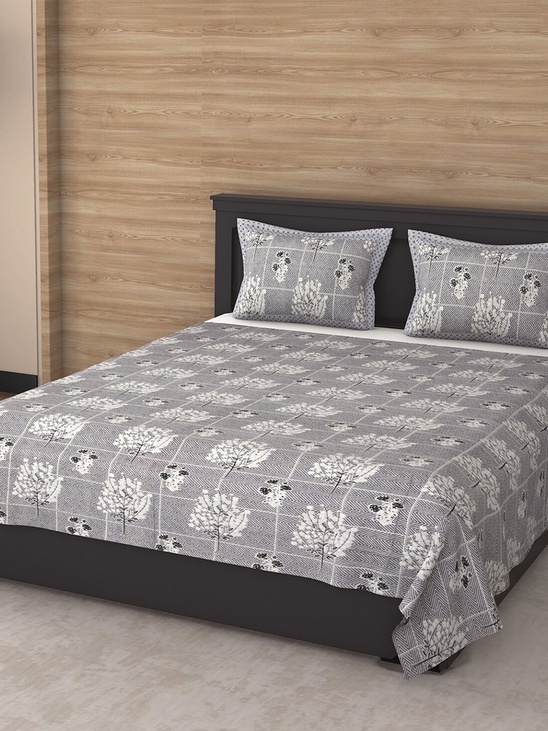 

Varde Grey & White Floral 144 TC King Bedsheet with 2 Pillow Covers