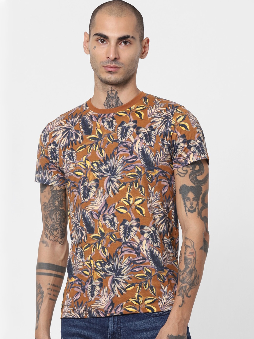 

Jack & Jones Men Brown Floral Printed Polo Collar Slim Fit T-shirt