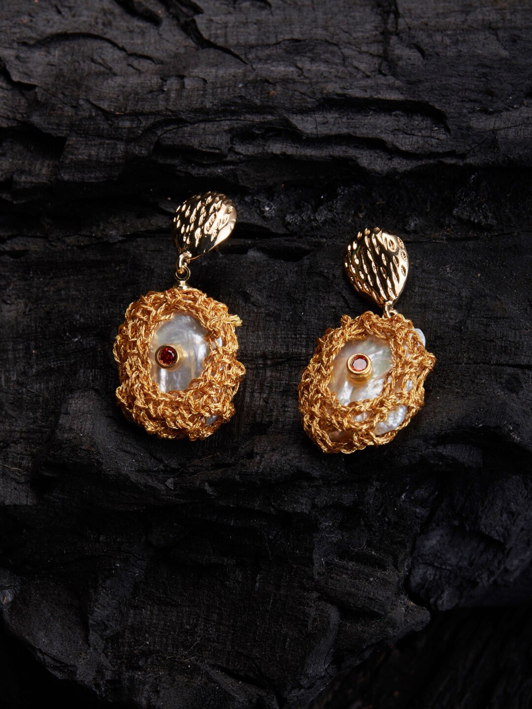 

DIVA WALK Gold-Toned Contemporary Drop Earrings
