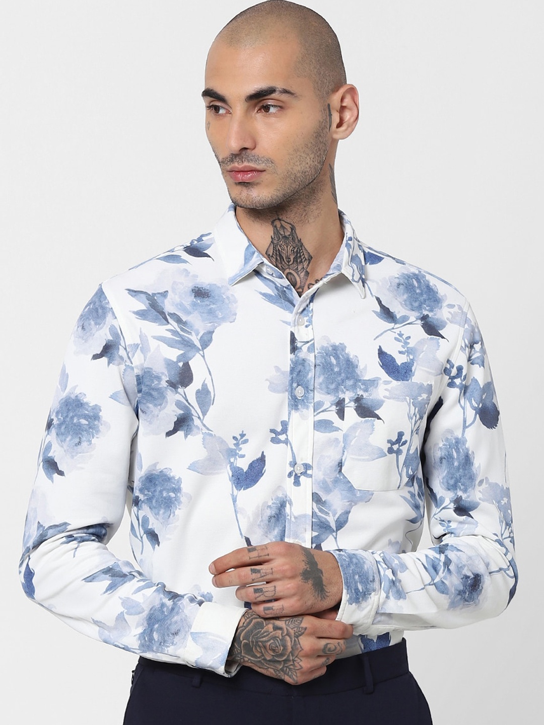 

Jack & Jones Men White & Blue Slim Fit Floral Opaque Printed Casual Shirt