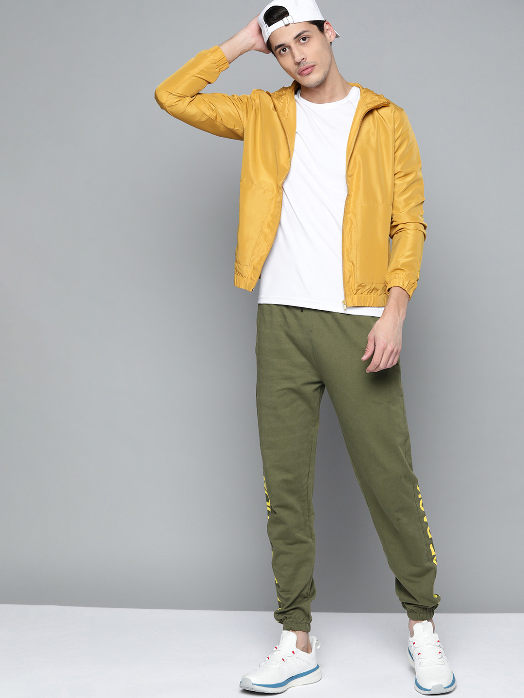 

HRX By Hrithik Roshan Lifestyle Men Winter Moss Bio-Wash Typography Joggers, Olive