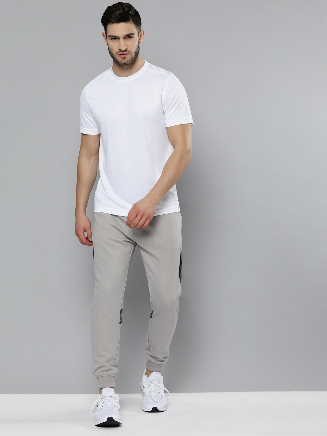 

HRX By Hrithik Roshan Men Grey & Black Colourblock Training Joggers