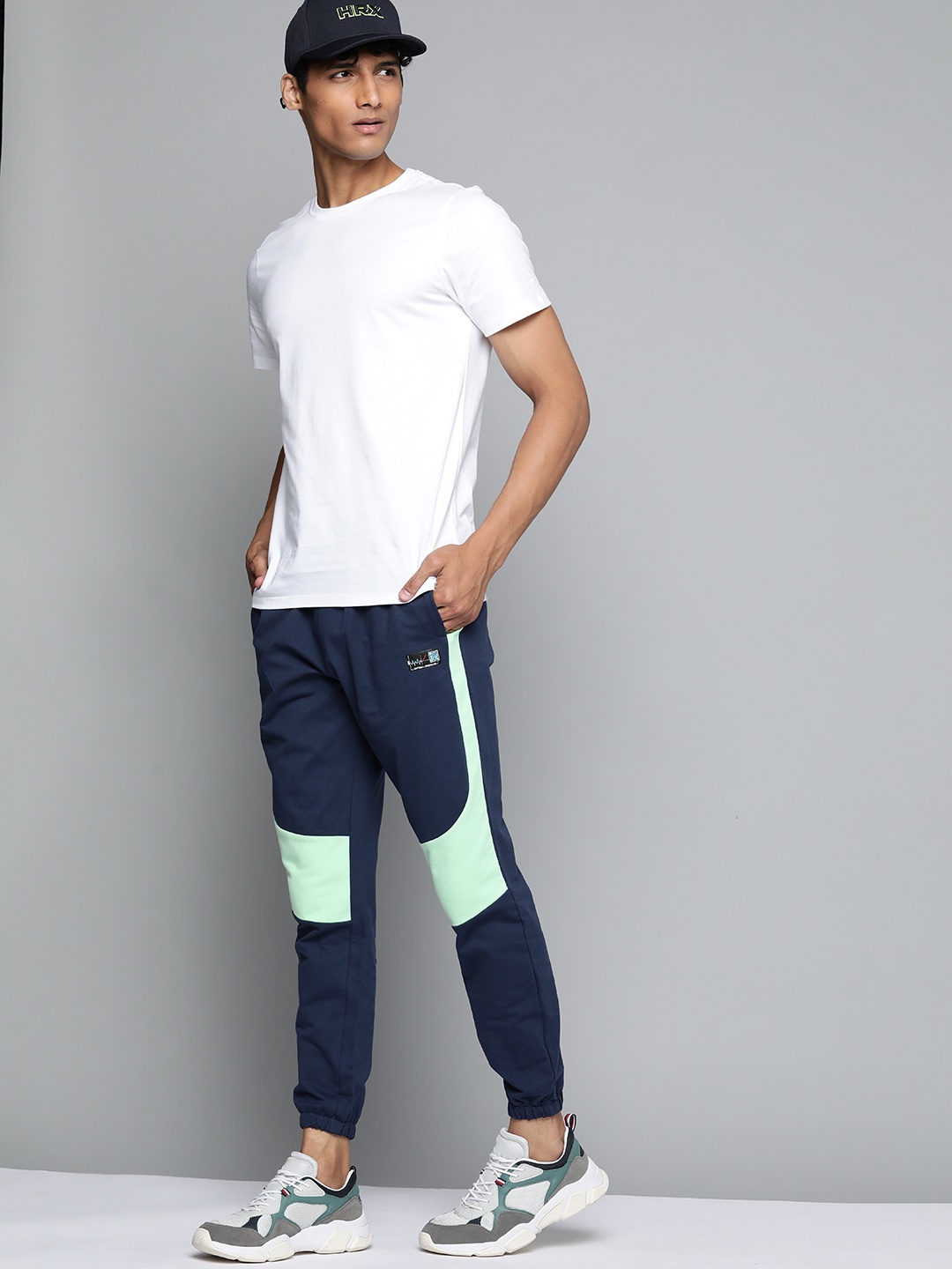 

HRX By Hrithik Roshan Lifestyle Men Medieval Blue Bio-Wash Colourblocked Track Pants, Navy blue