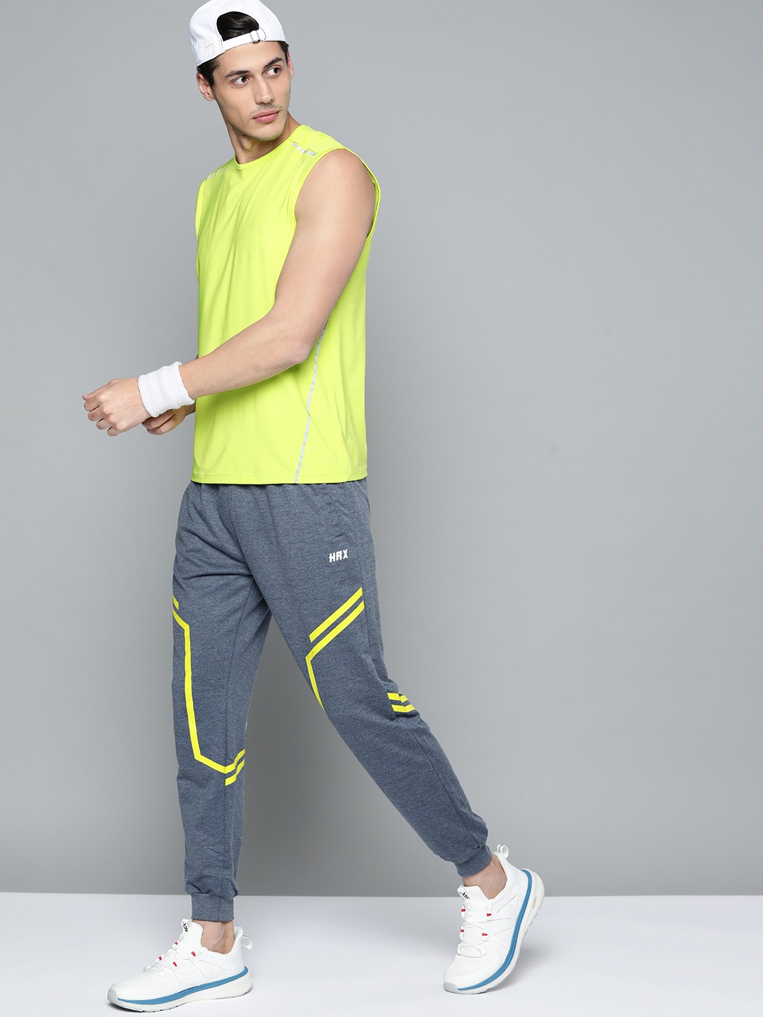 

HRX By Hrithik Roshan Training Men Navy Melange Rapid-Dry Solid Joggers, Navy blue
