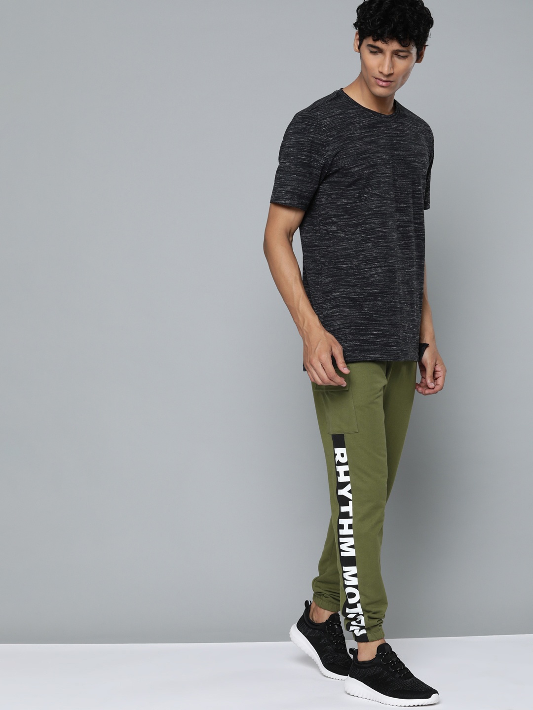 

HRX By Hrithik Roshan Lifestyle Men Winter Moss Bio-Wash Typography Track Pants, Olive
