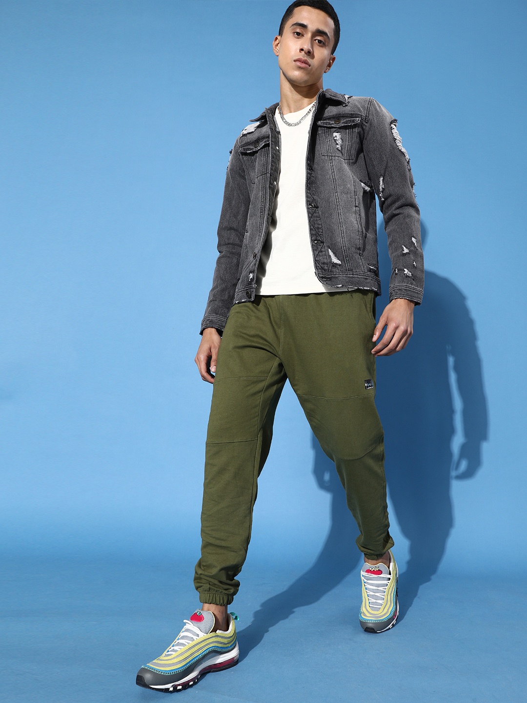 

HRX by Hrithik Roshan Men Dapper Olive Solid Updated Joggers