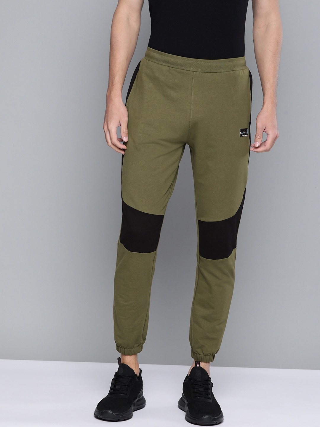 

HRX By Hrithik Roshan Lifestyle Men Winter Moss Bio-Wash Colourblock Track Pants, Olive