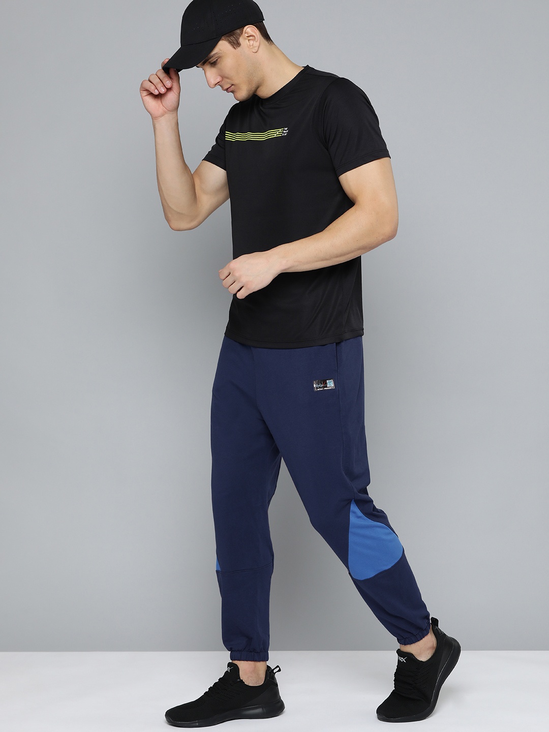 

HRX By Hrithik Roshan Lifestyle Men Medieval Blue Bio-Wash Colourblock Joggers, Navy blue