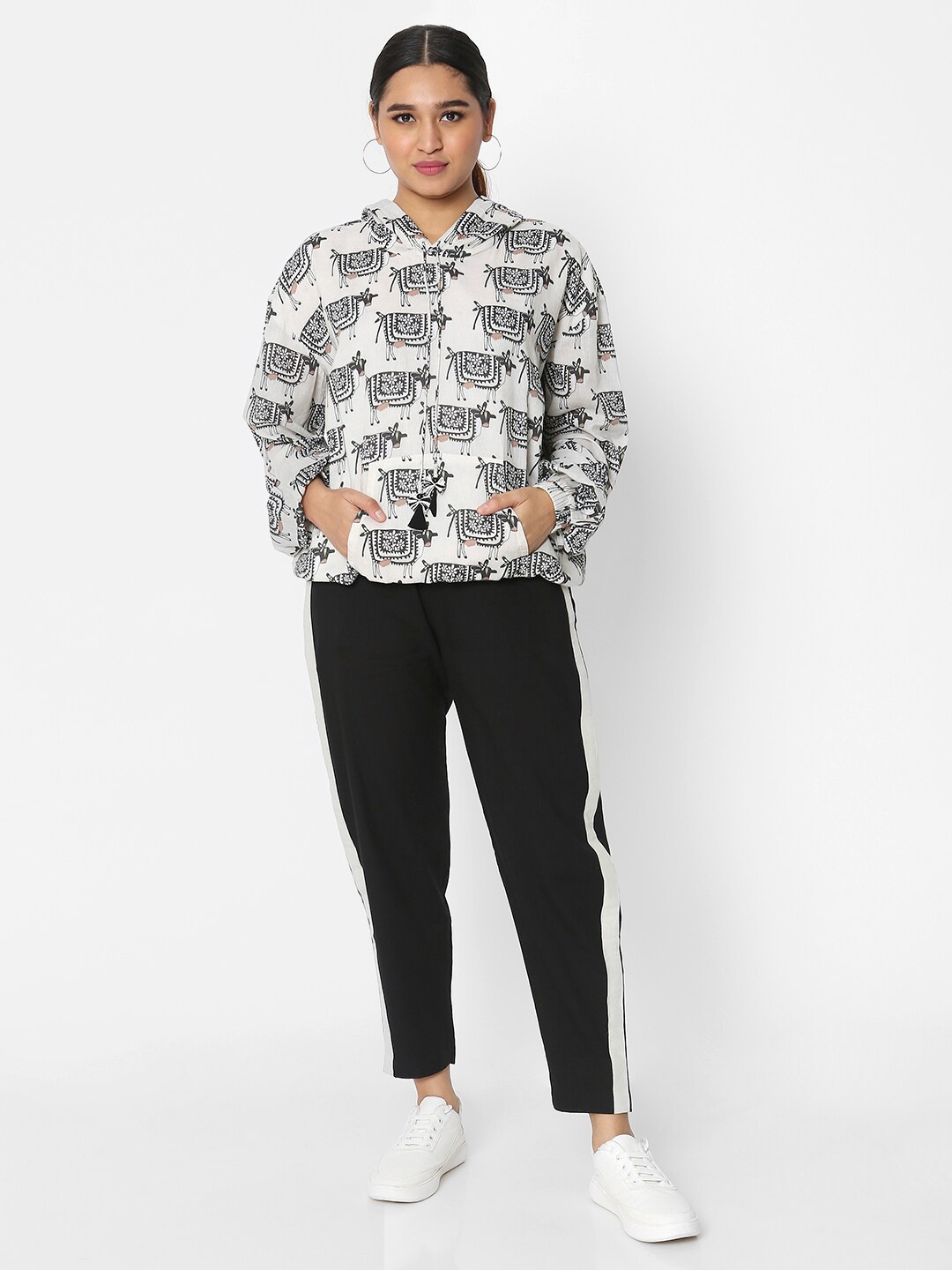 

Masaba Women Beige & Black Printed Jumpsuit