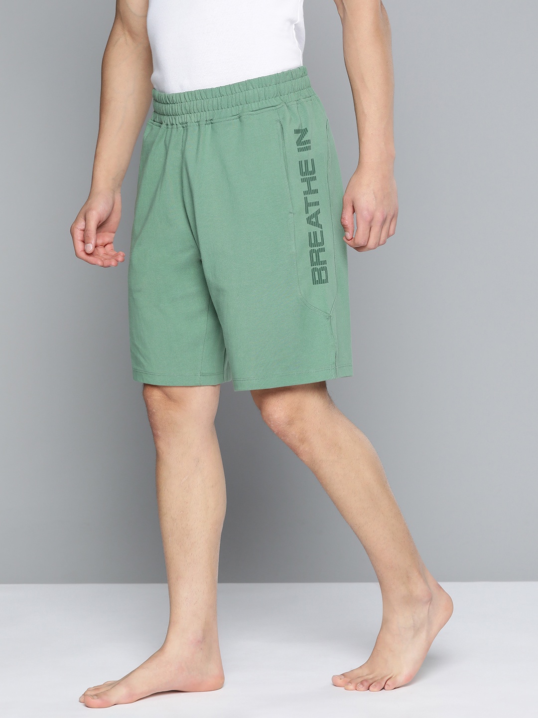 

HRX By Hrithik Roshan Yoga Men Rapid-Dry Typography Shorts, Olive