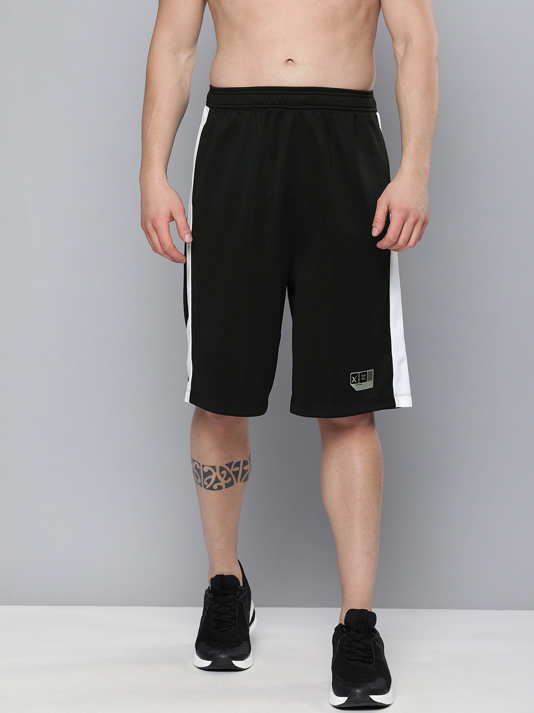 

HRX By Hrithik Roshan Basketball Men Black & White Colourblocked Rapid-Dry Shorts