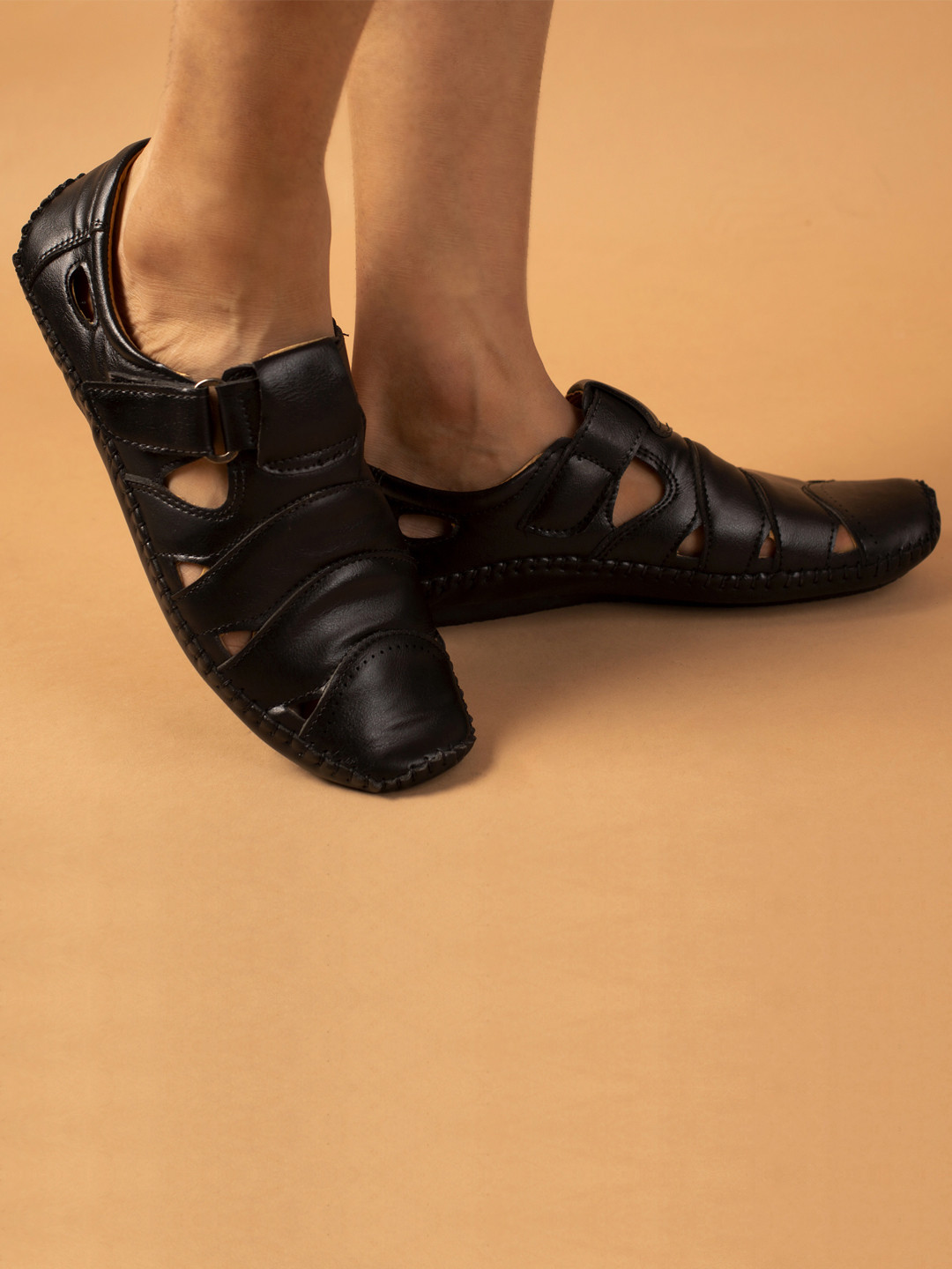 

Big Fox Men Black & Tan Shoe-Style Sandals