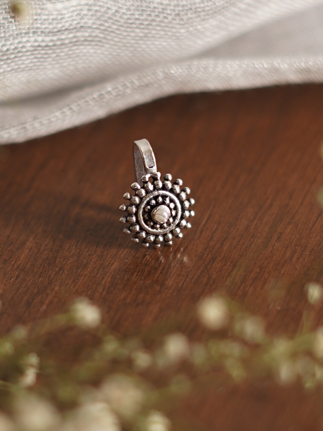 

TEEJH Oxidised Silver-Plated Stone-Studded Floral Design Nosepin