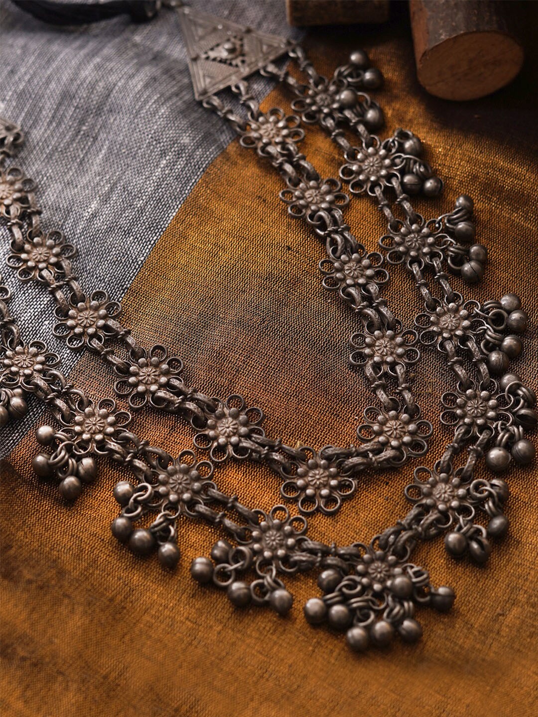 

TEEJH Silver-Toned Silver-Toned Oxidised Necklace